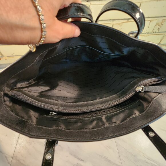 Like New Michael Kors Voyager Black Tote Bag - Picture 10 of 11
